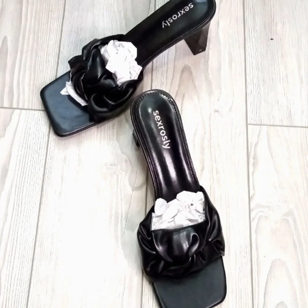 (63-3898) Sexrosly Heels Sz 41 (10.5)